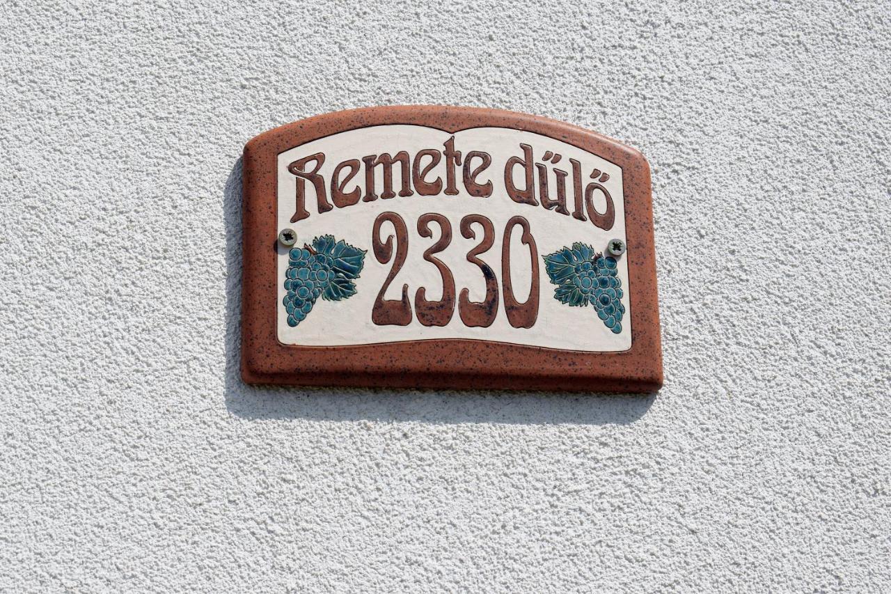 Hotel Remete-Lak Villány Exterior foto